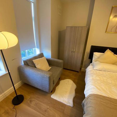 Extra Large Room In New House At Citywest Dublin Exterior foto